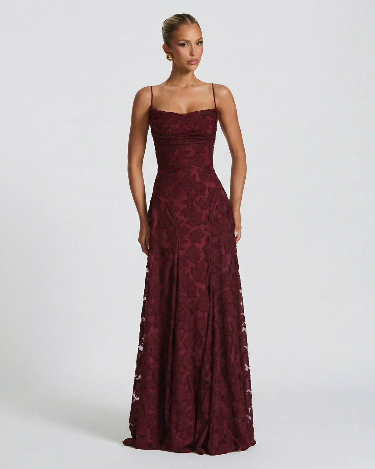 Vestido maxi con espalda abierta y cordones