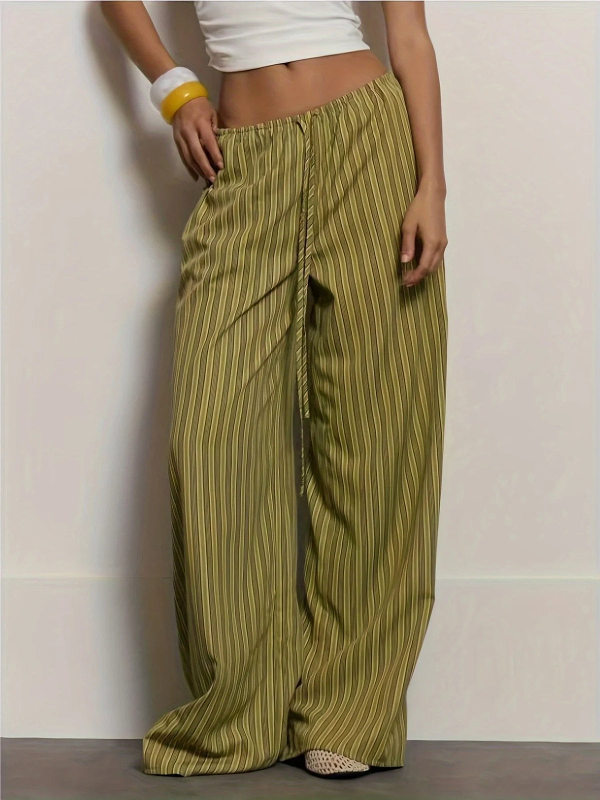 Pantalón ancho de rayas con cintura elástica