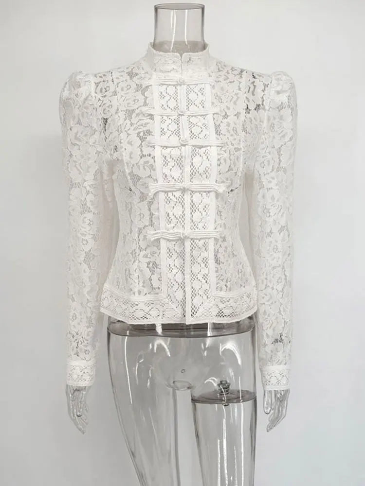 Blusa de encaje con lazadas y cuello mao