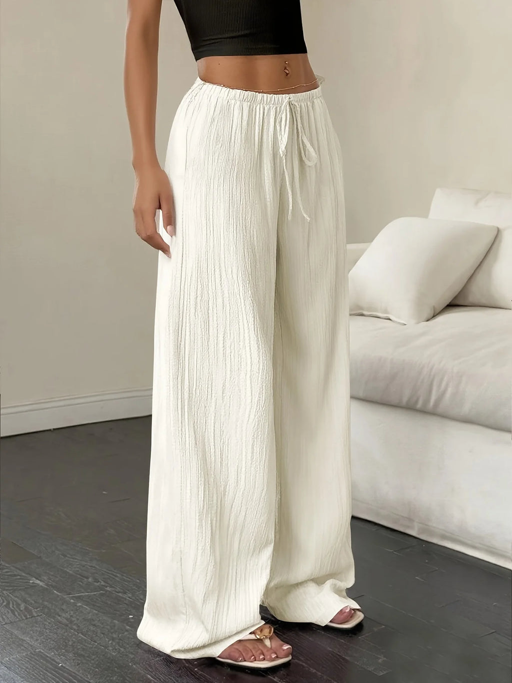 Pantalón ancho texturizado con cintura de cordón