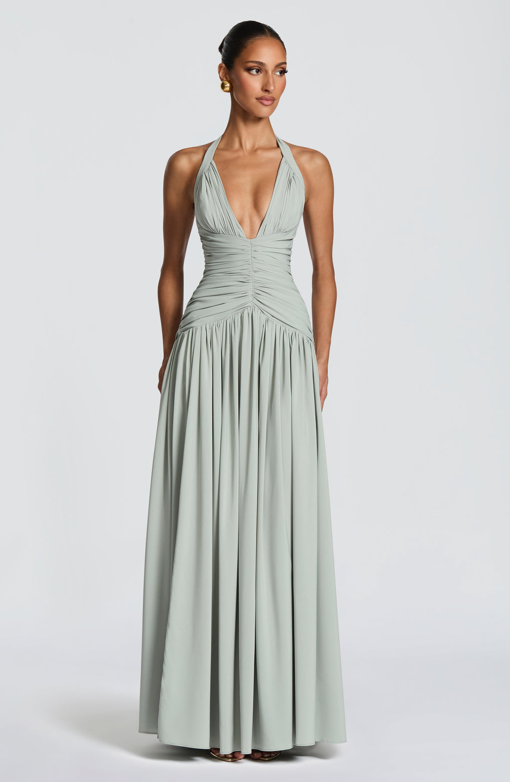 Vestido maxi halter con escote profundo