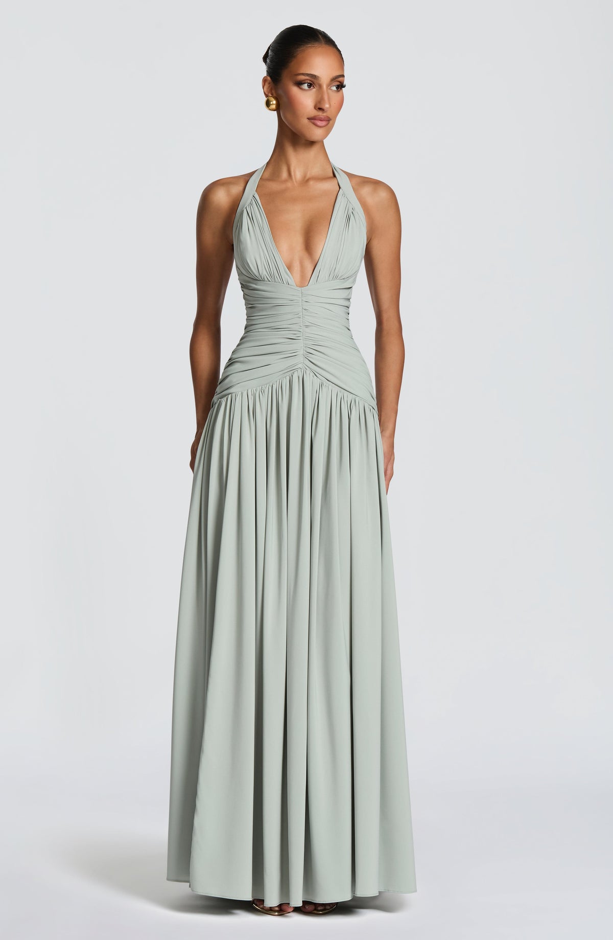 Vestido maxi halter con escote profundo