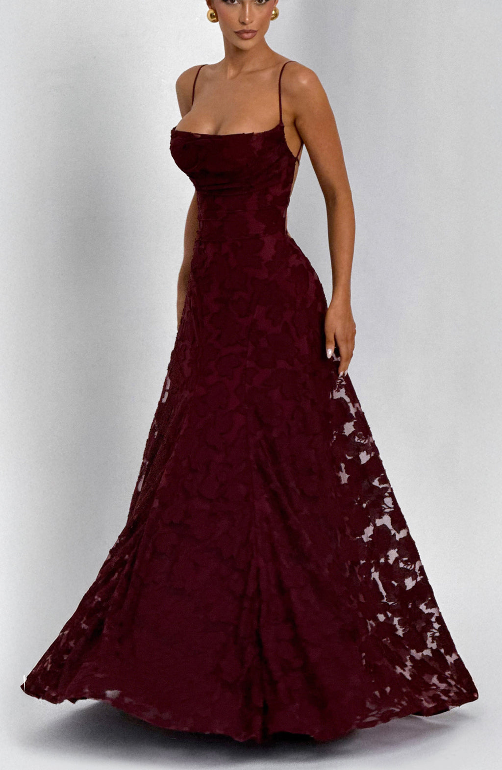 Vestido maxi con espalda abierta y cordones