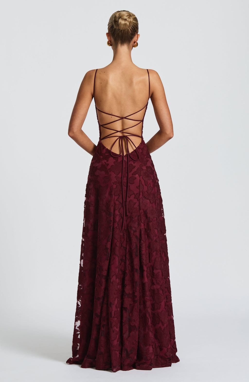Vestido maxi con espalda abierta y cordones
