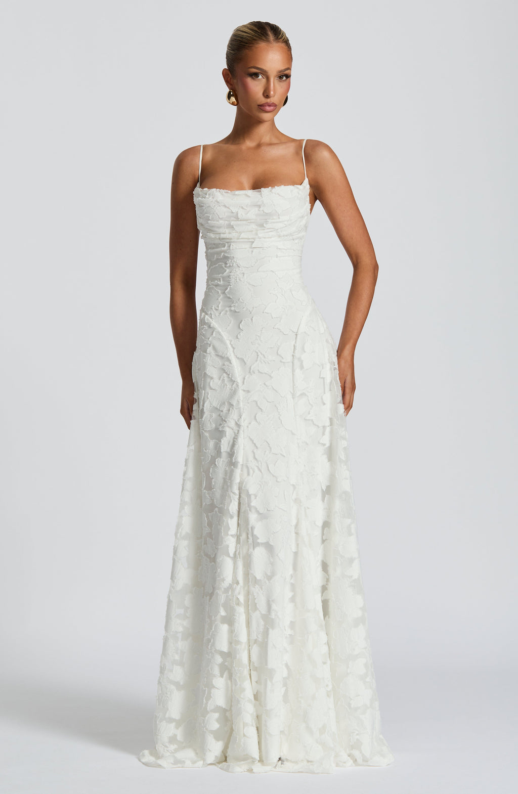 Vestido maxi con espalda abierta y cordones