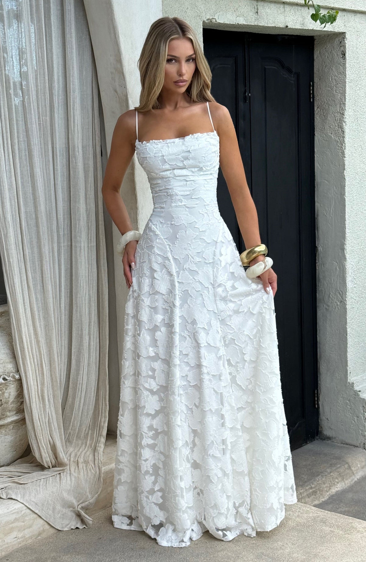 Vestido maxi con espalda abierta y cordones