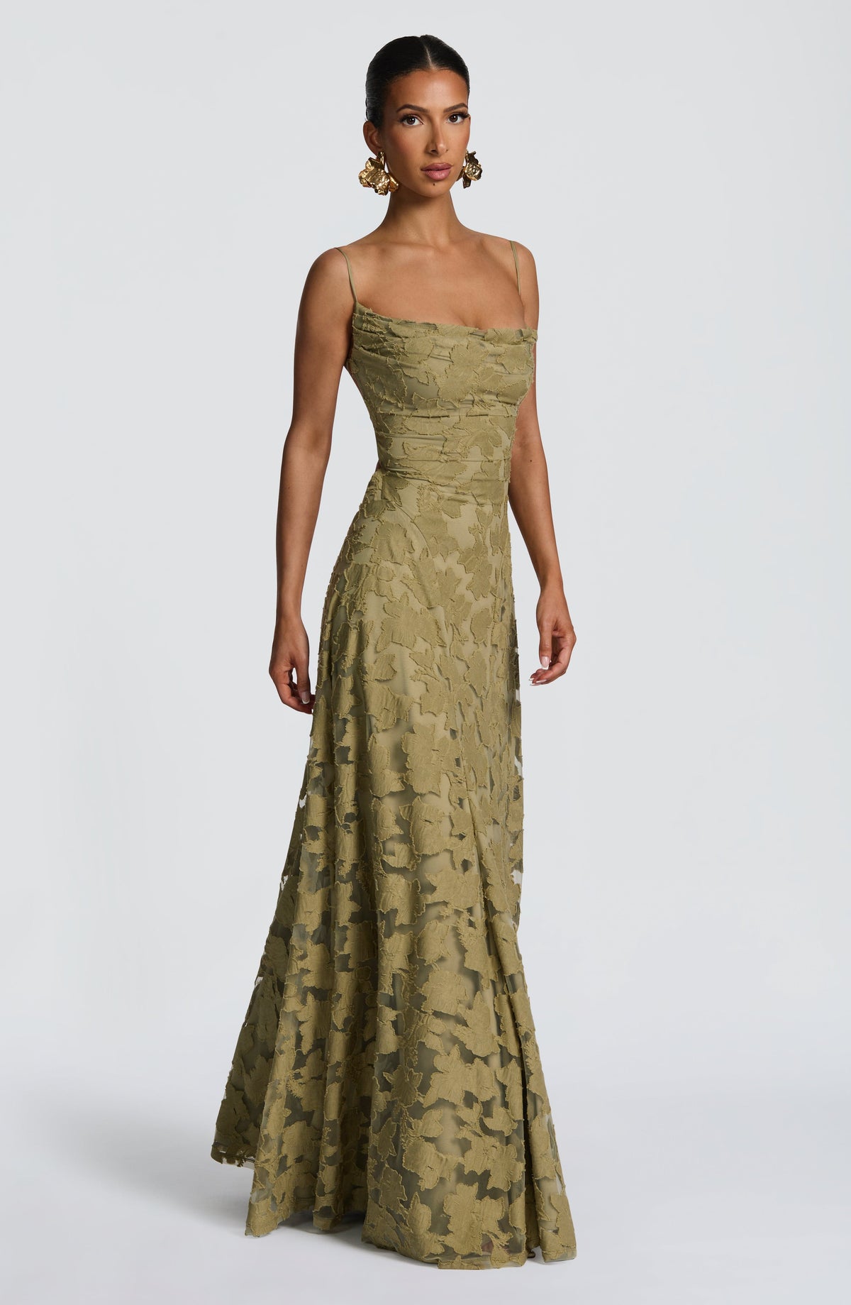 Vestido maxi con espalda abierta y cordones