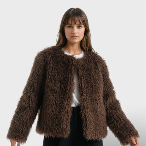 Chaqueta de pelo largo con cuello redondo