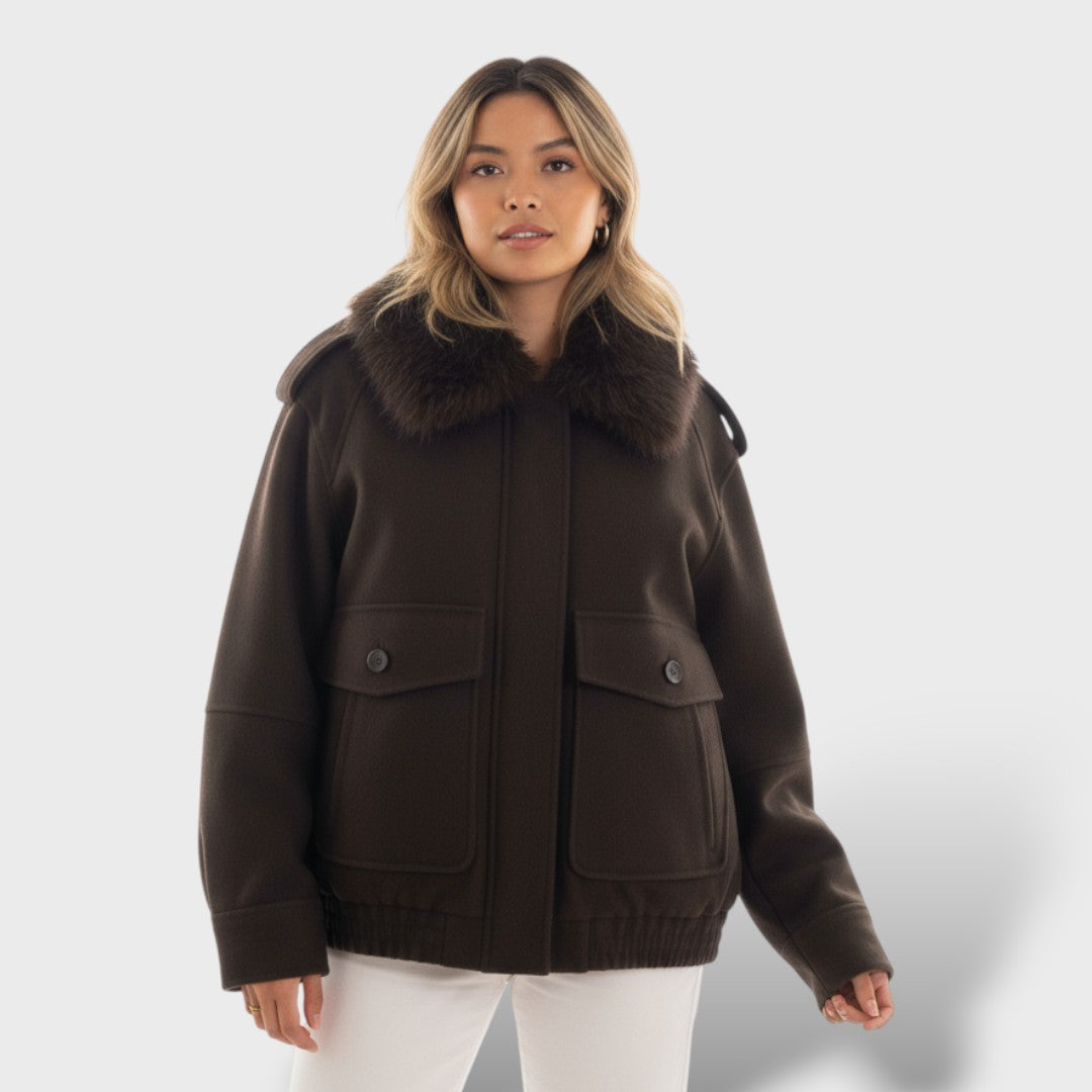 Chaqueta con cuello desmontable y bolsillos