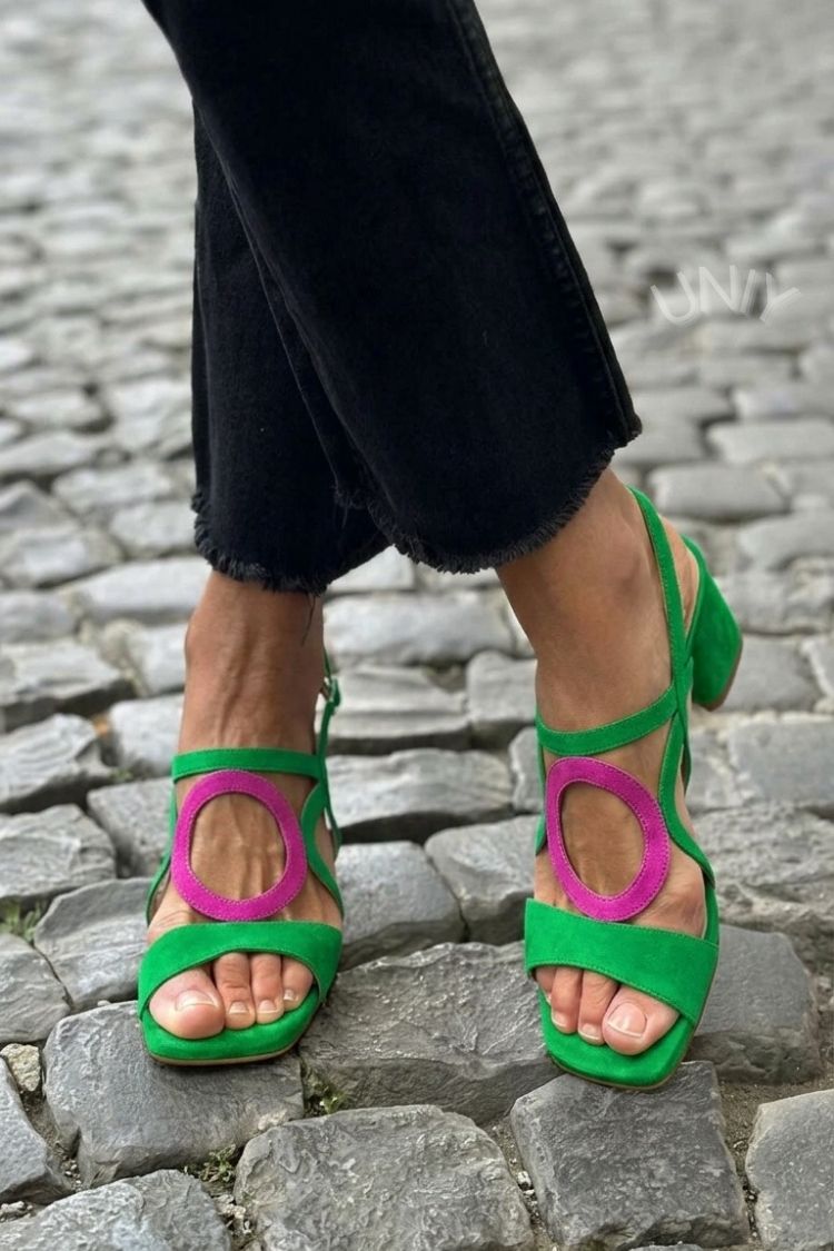 Sandalias de tacón cuadrado con detalle circular
