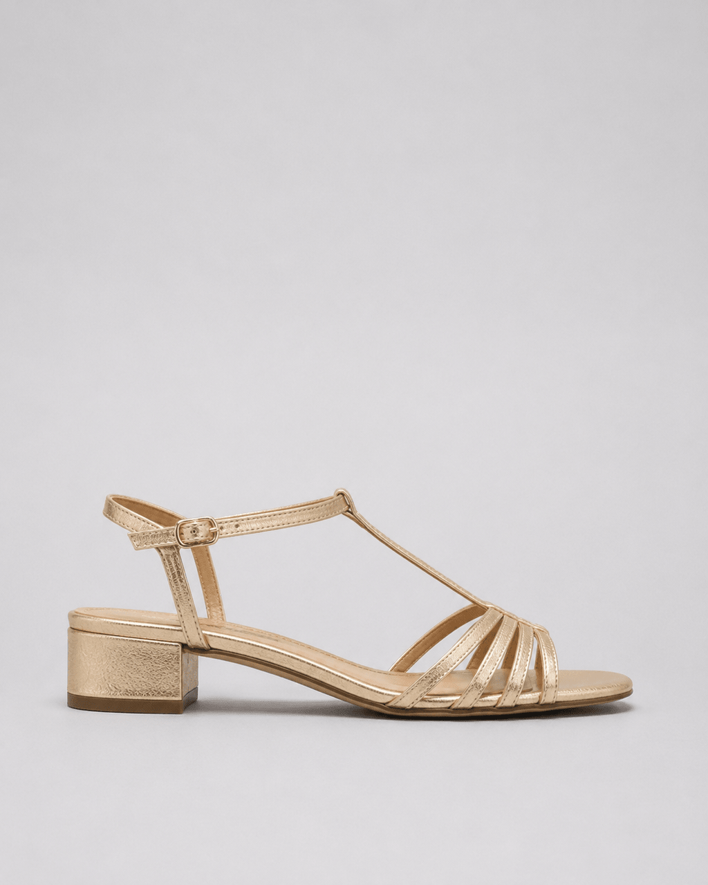 Sandalias de tacón bajo con tira en T