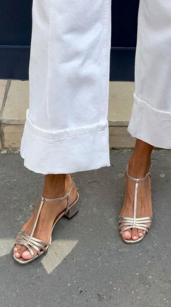 Sandalias de tacón bajo con tira en T