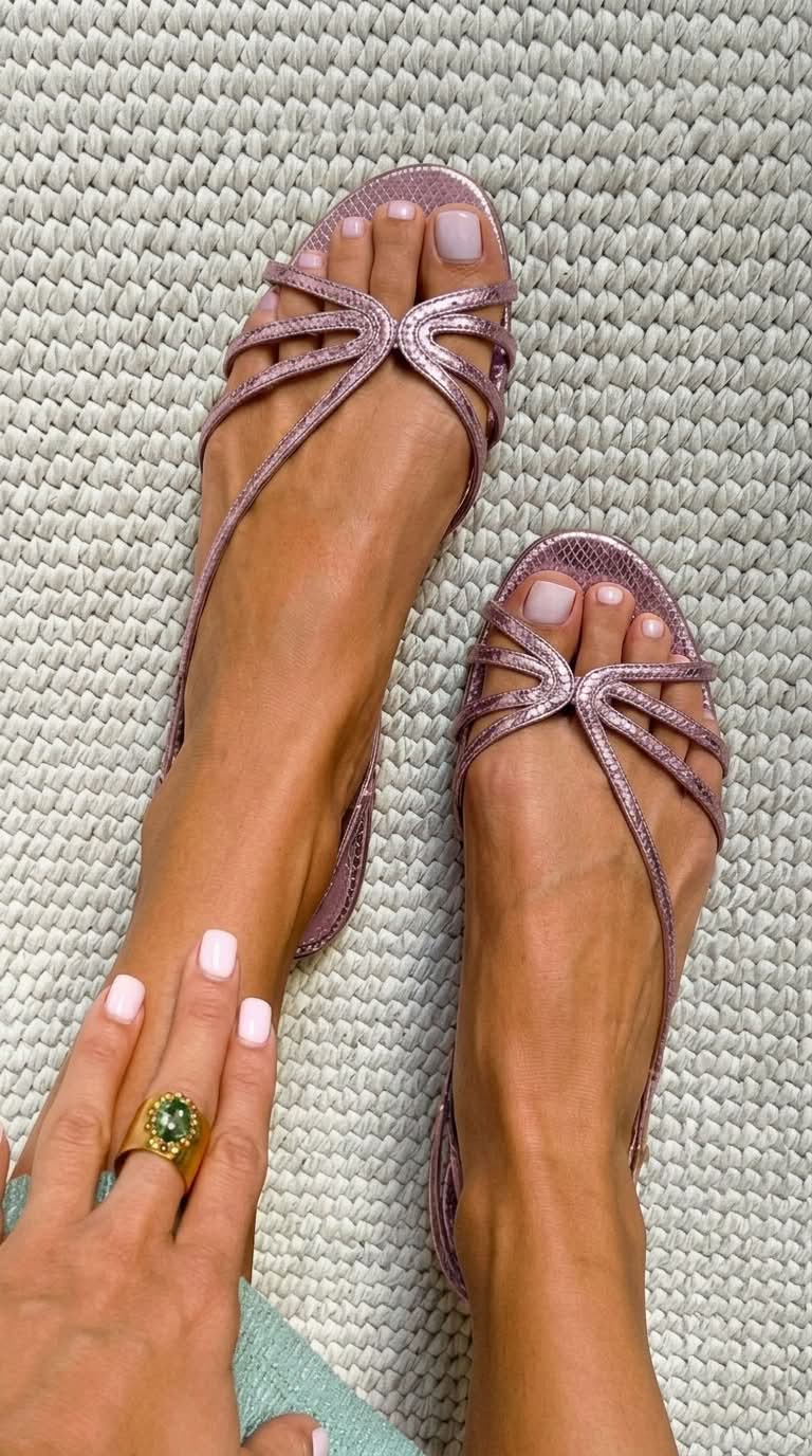 Sandalias planas de tiras finas