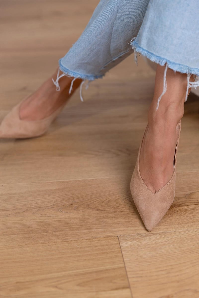 Zapatos destalonados de punta fina