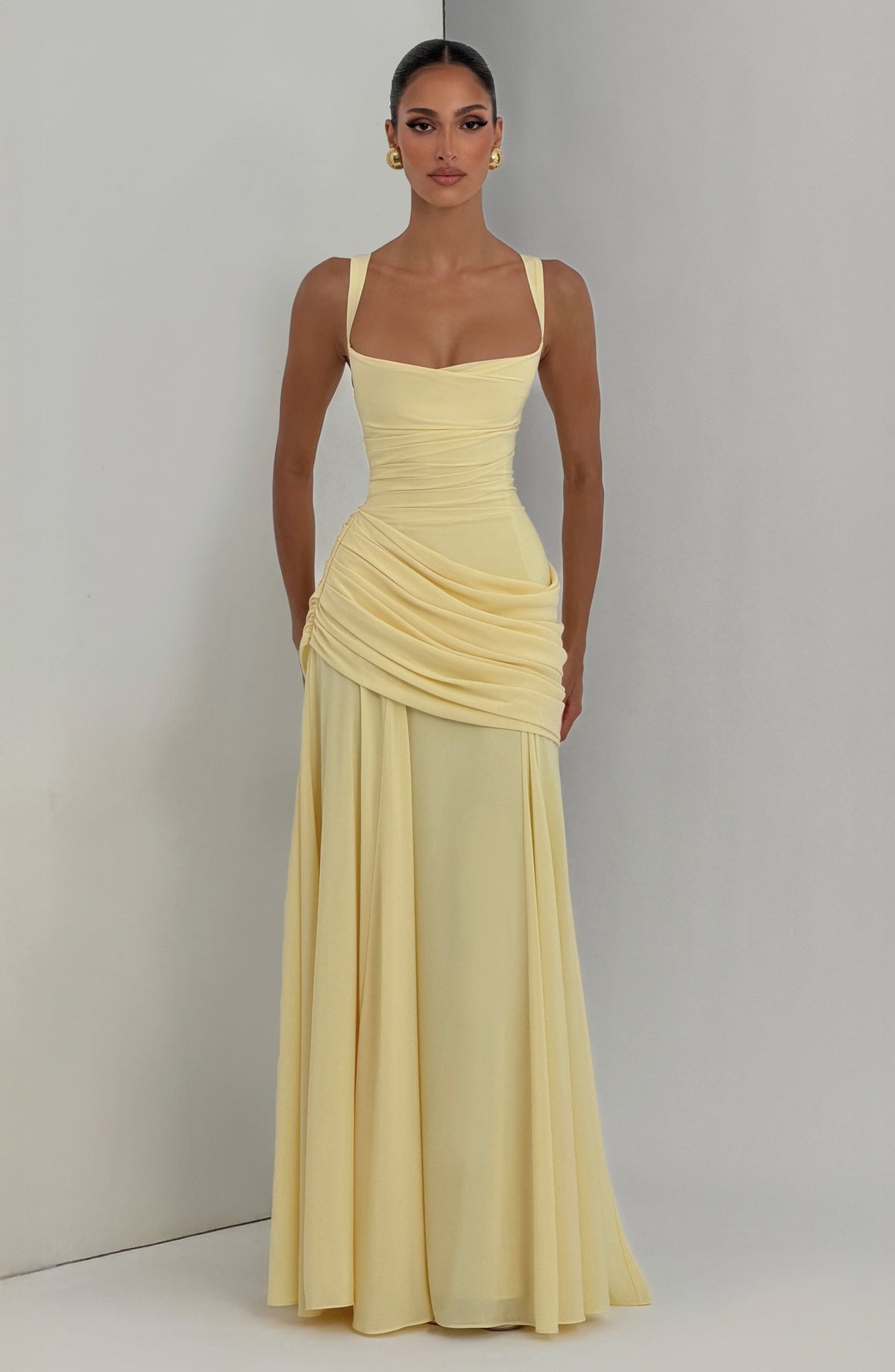 Vestido maxi con escote cuadrado y drapeado