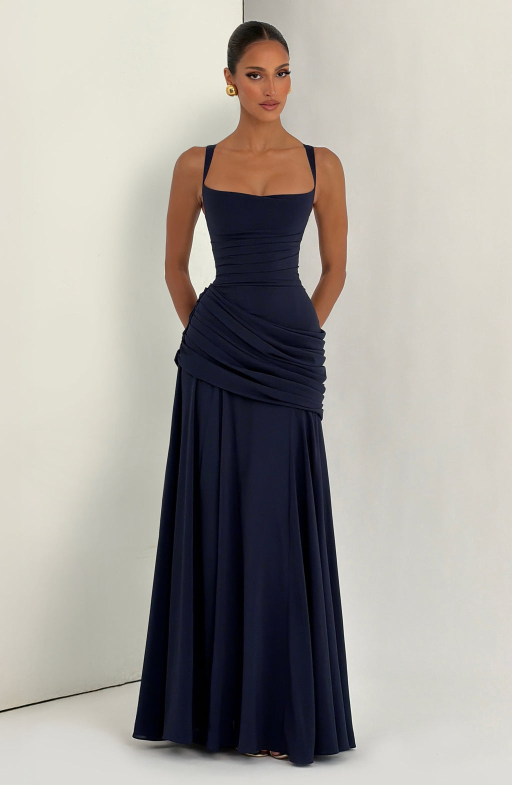 Vestido maxi con escote cuadrado y drapeado