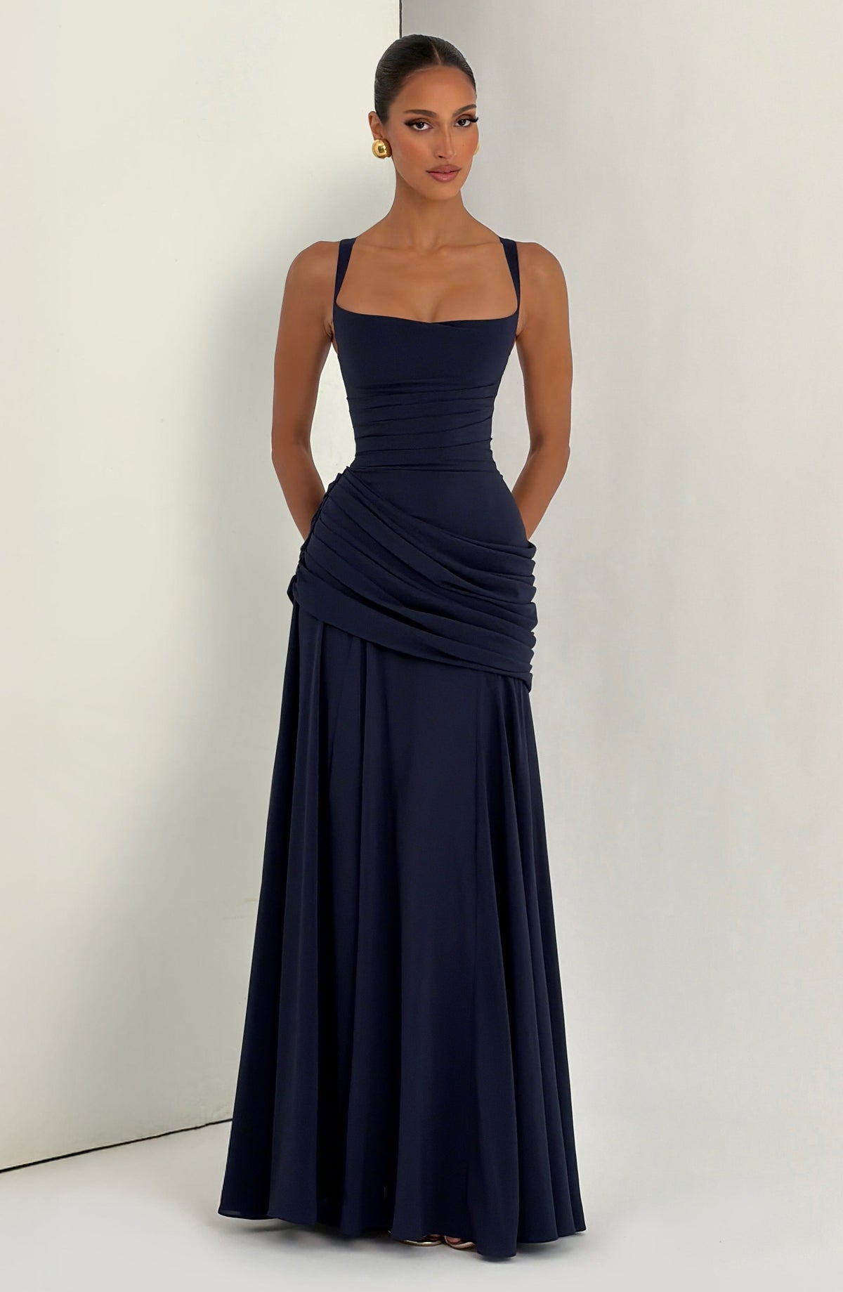 Vestido maxi con escote cuadrado y drapeado