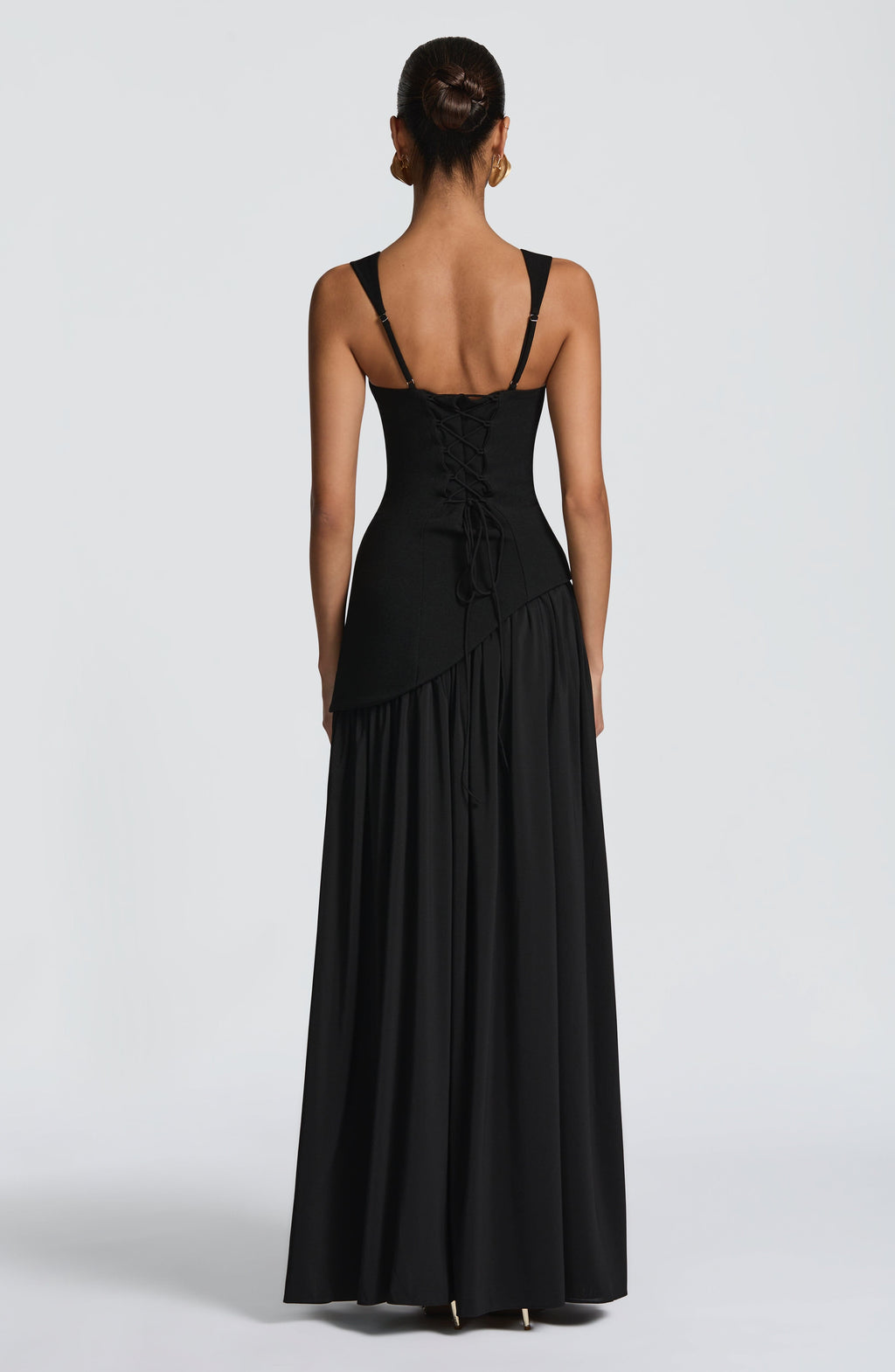 Vestido maxi con escote cuadrado y abertura