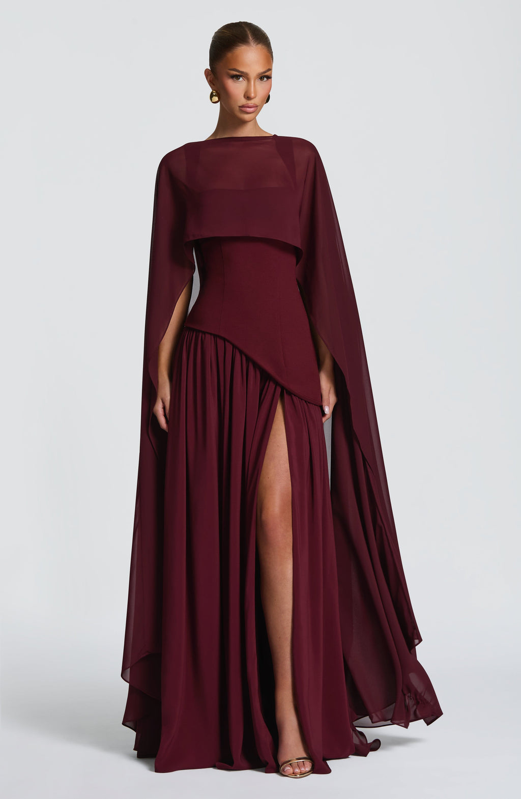Vestido maxi con escote cuadrado y abertura