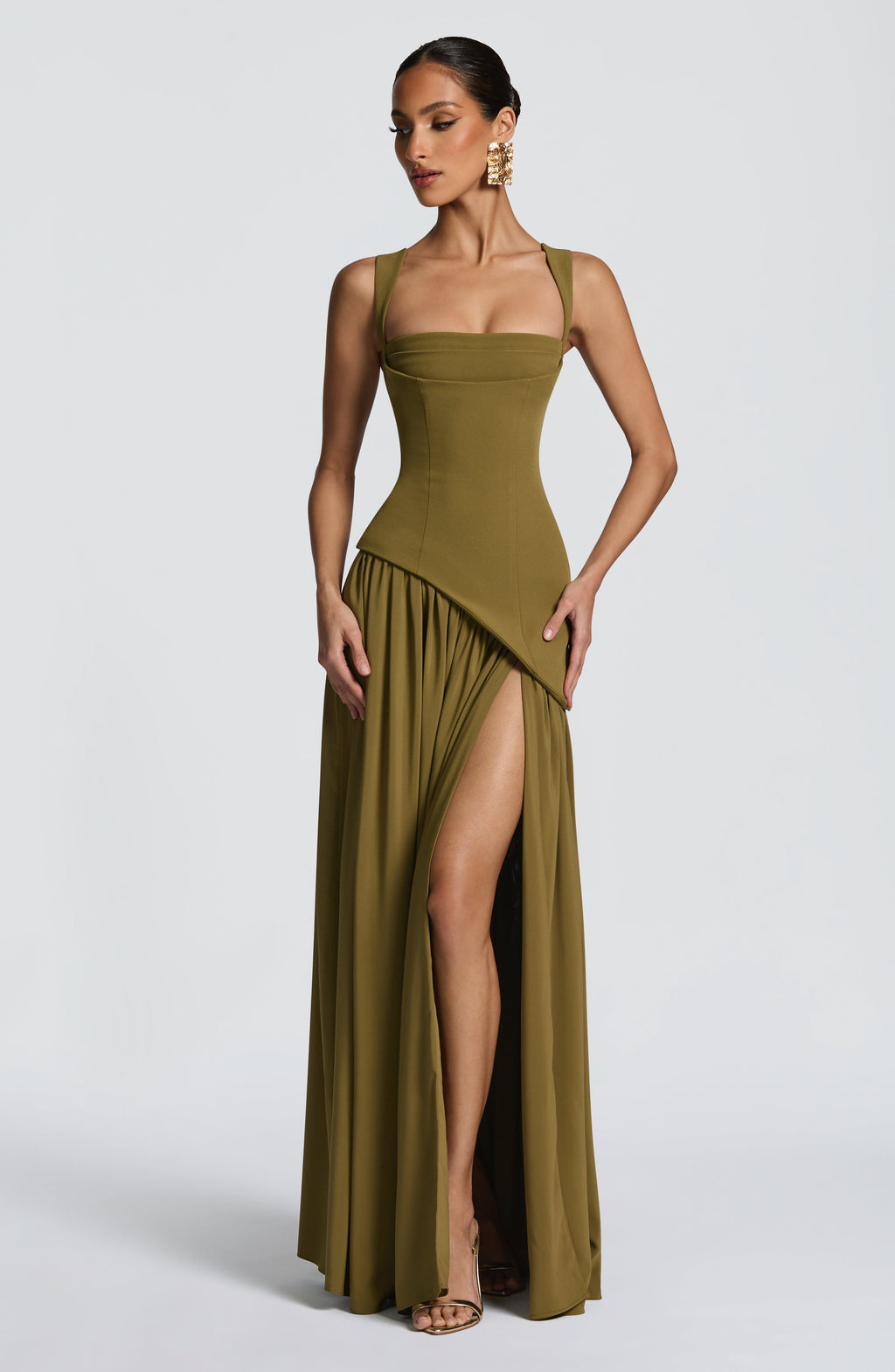 Vestido maxi con escote cuadrado y abertura