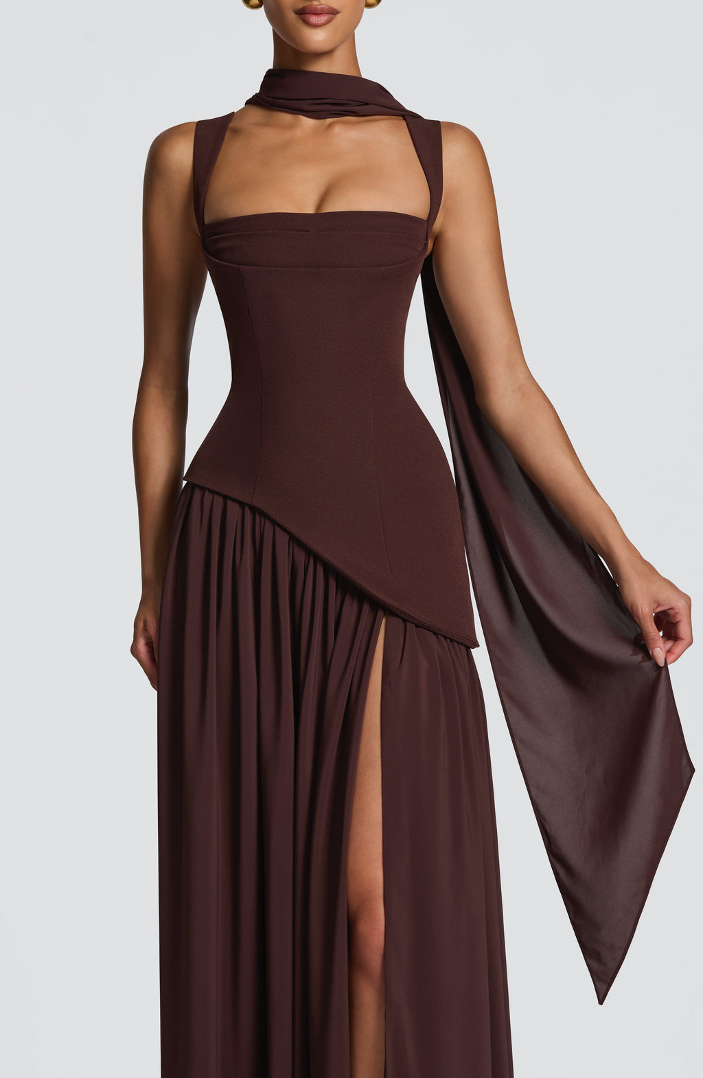Vestido maxi con escote cuadrado y abertura